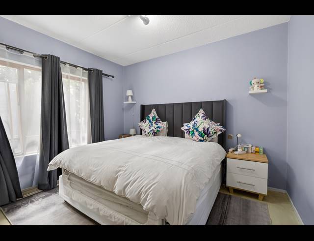 2 BEDROOM APARTMENT FOR SALE IN SUNNINGHILL